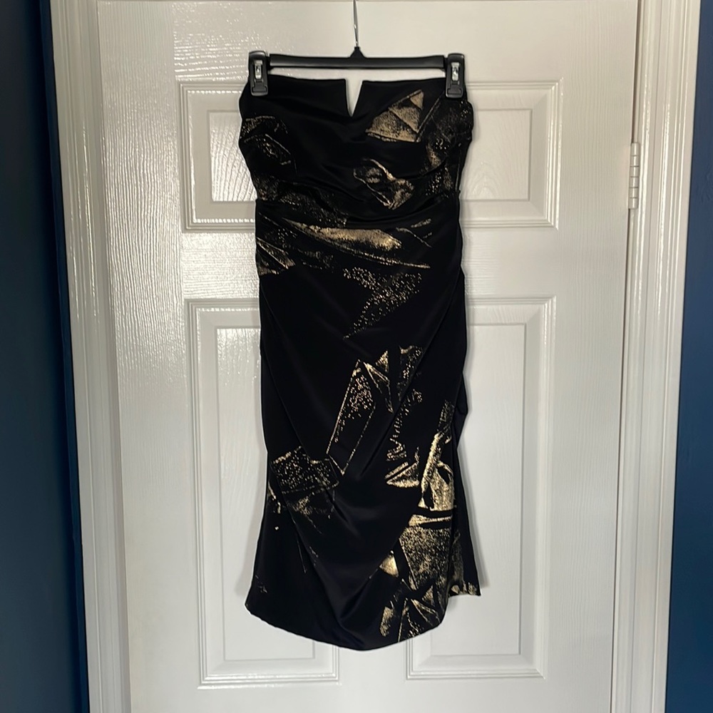 Nicole Miller, size 6 black/gold LBD, strapless, ruching, flattering